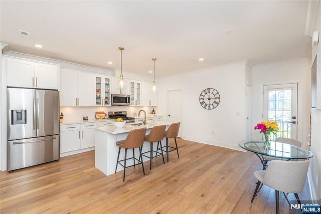 8 Deans Court, Fairfield, NJ 07004