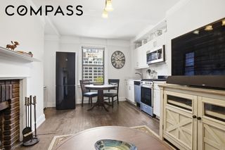 10 Mitchell Place # 9F, New York City, NY 10017