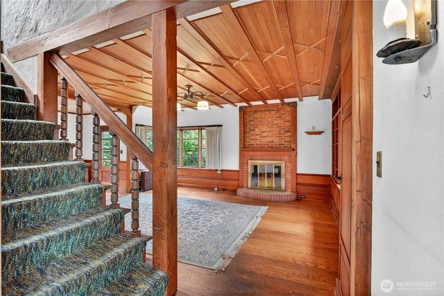 5605 49th Avenue SW, Seattle, WA 98136