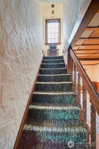 5605 49th Avenue SW, Seattle, WA 98136