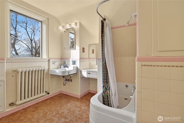 5605 49th Avenue SW, Seattle, WA 98136