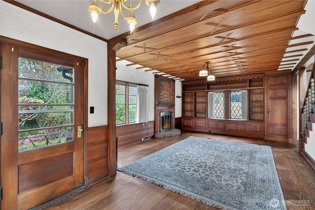 5605 49th Avenue SW, Seattle, WA 98136