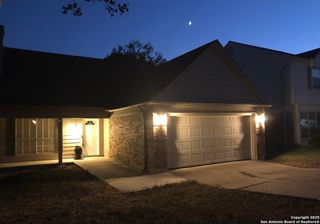 9135 Rue De Lis, San Antonio, TX 78250