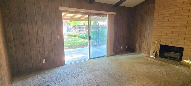 1622 Dennis Avenue, Clovis, CA 93611