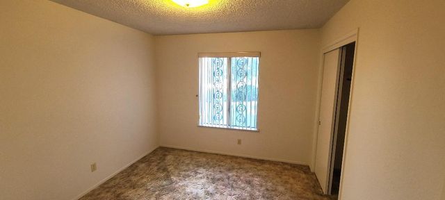 1622 Dennis Avenue, Clovis, CA 93611