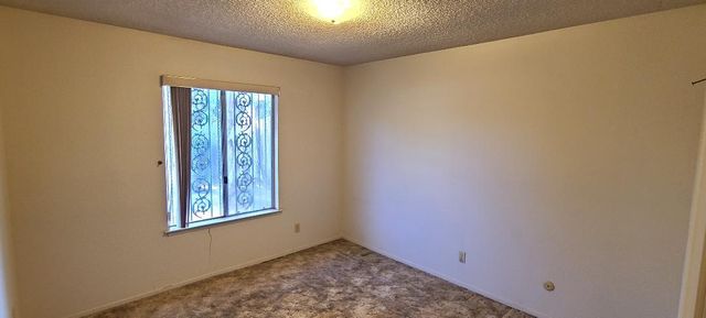 1622 Dennis Avenue, Clovis, CA 93611