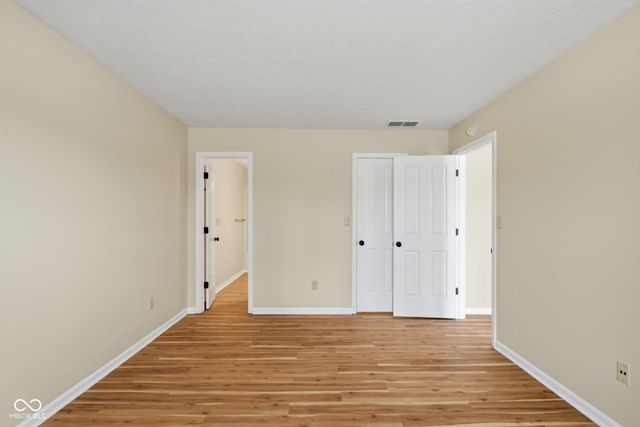 14649 Meadowcreek Drive, Carmel, IN 46033