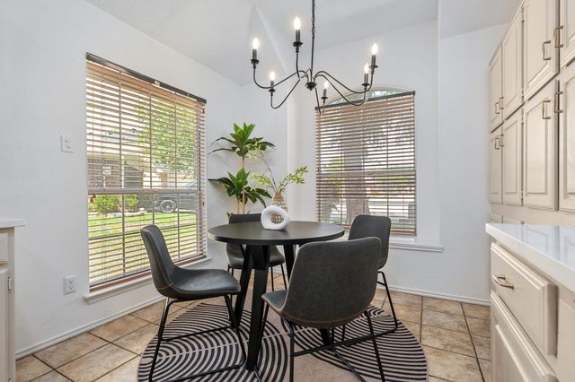 2080 Montclair Lane, Lewisville, TX 75067