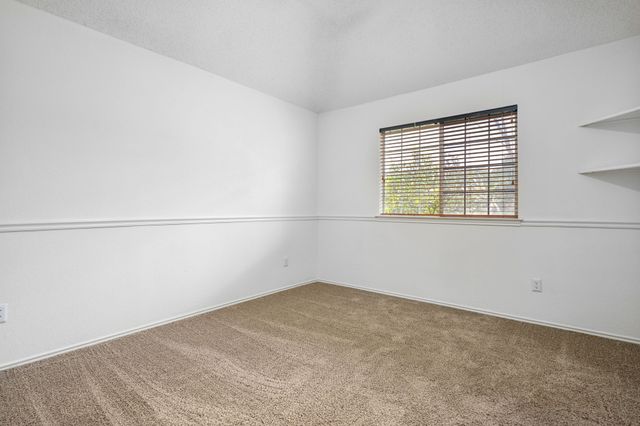 2080 Montclair Lane, Lewisville, TX 75067