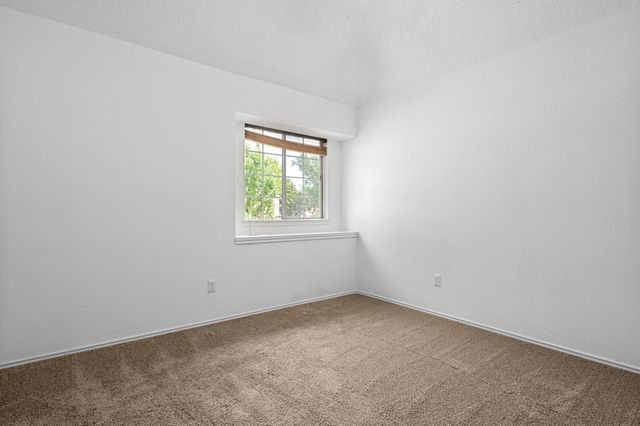 2080 Montclair Lane, Lewisville, TX 75067