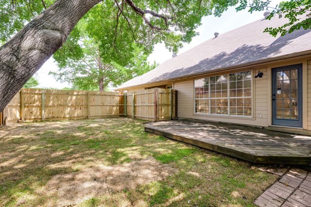 2080 Montclair Lane, Lewisville, TX 75067