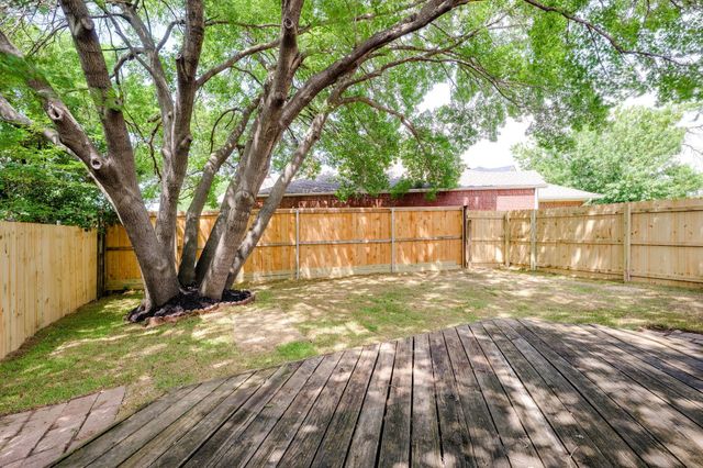 2080 Montclair Lane, Lewisville, TX 75067