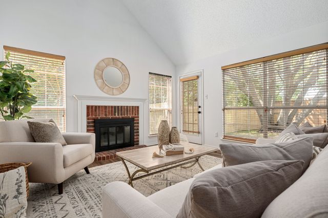 2080 Montclair Lane, Lewisville, TX 75067
