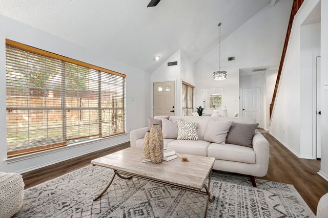 2080 Montclair Lane, Lewisville, TX 75067