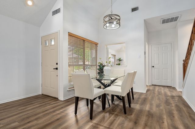 2080 Montclair Lane, Lewisville, TX 75067