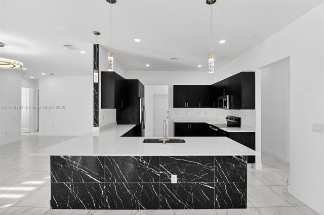 13284 SW 228th St, Miami, FL 33170