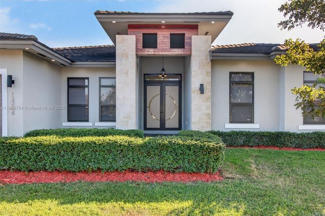 13284 SW 228th St, Miami, FL 33170