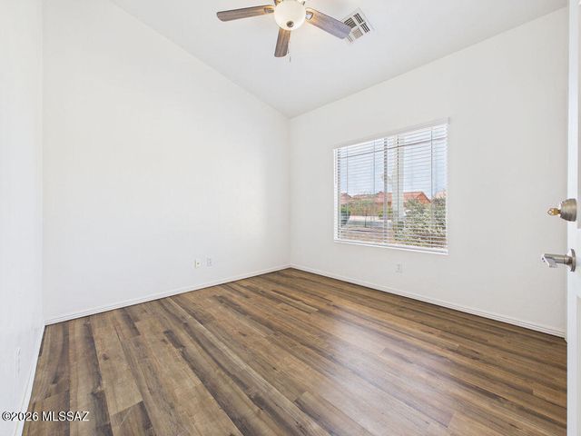 7239 W Silver Sand Drive, Tucson, AZ 85743