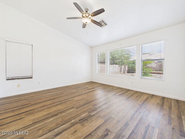 7239 W Silver Sand Drive, Tucson, AZ 85743