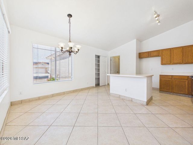 7239 W Silver Sand Drive, Tucson, AZ 85743