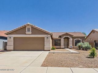 7239 W Silver Sand Drive, Tucson, AZ 85743