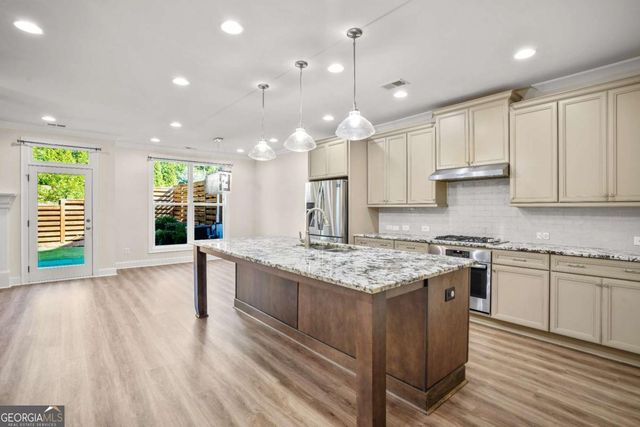 1011 Towneship Way, Roswell, GA 30075