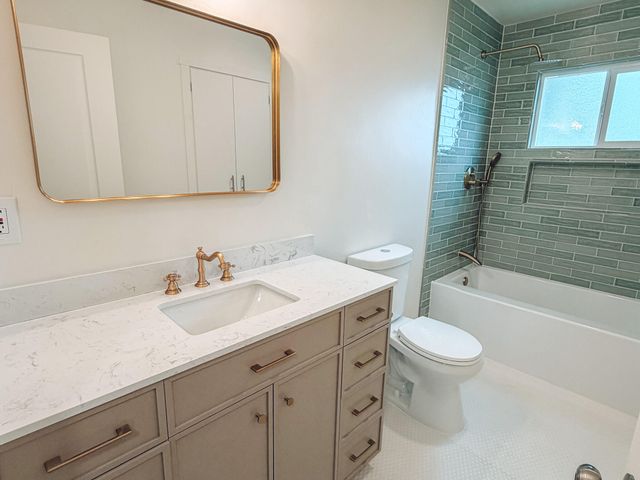 2805 W Beech Avenue, Visalia, CA 93277