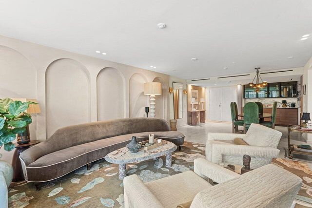 100 Sunrise Avenue 418, Palm Beach, FL 33480