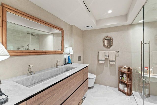 100 Sunrise Avenue 418, Palm Beach, FL 33480