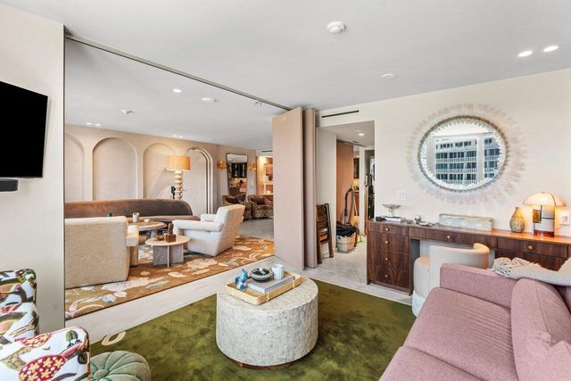 100 Sunrise Avenue 418, Palm Beach, FL 33480