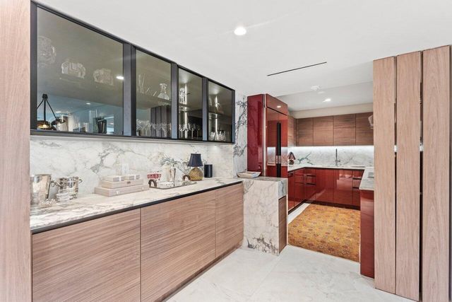 100 Sunrise Avenue 418, Palm Beach, FL 33480