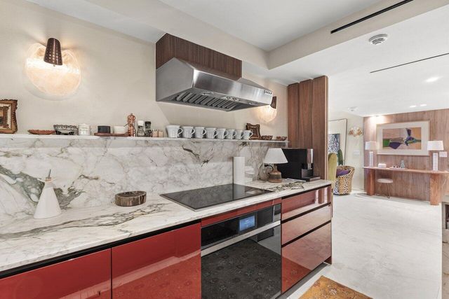 100 Sunrise Avenue 418, Palm Beach, FL 33480