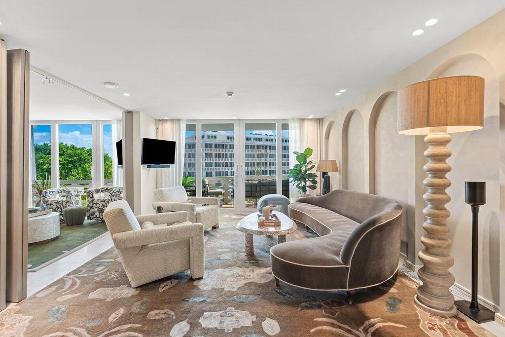 100 Sunrise Avenue 418, Palm Beach, FL 33480