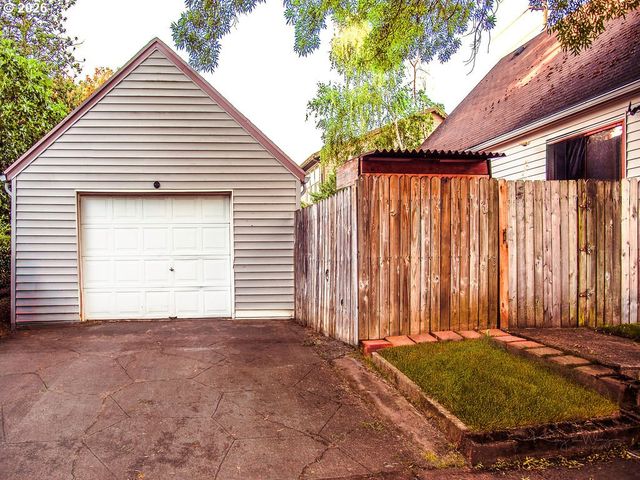 6903 N WILLIAMS Ave, Portland, OR 97217