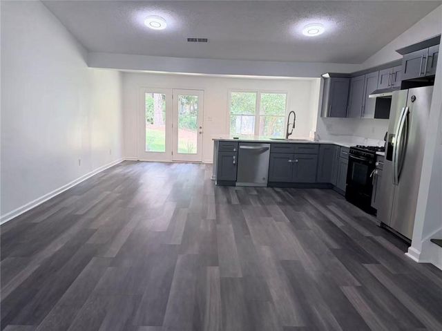 944 Sweetwater Circle, Lawrenceville, GA 30044