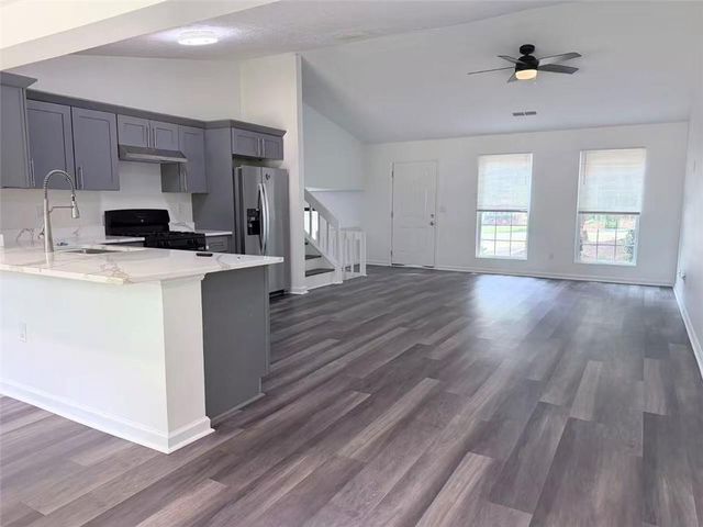 944 Sweetwater Circle, Lawrenceville, GA 30044