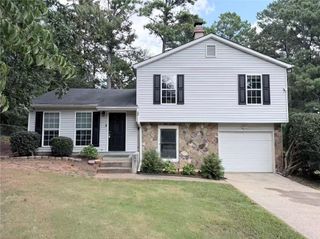 944 Sweetwater Circle, Lawrenceville, GA 30044