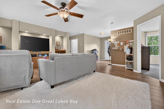 2500 Starlite Drive, Saginaw, MI 48603