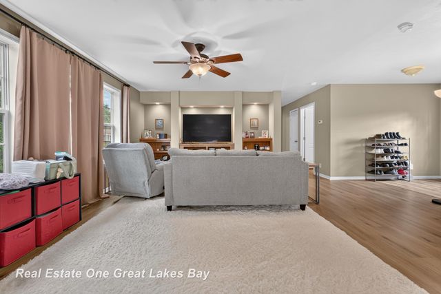 2500 Starlite Drive, Saginaw, MI 48603