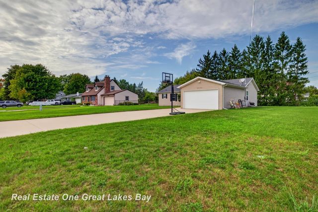 2500 Starlite Drive, Saginaw, MI 48603