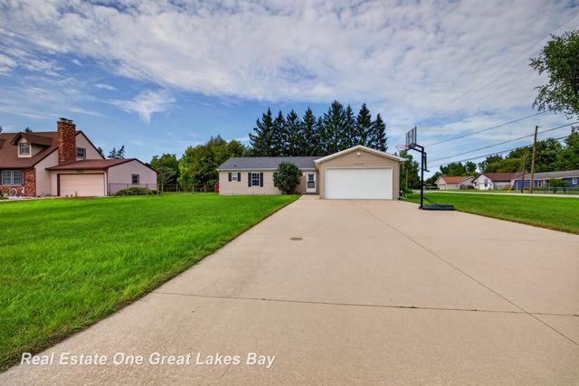 2500 Starlite Drive, Saginaw, MI 48603