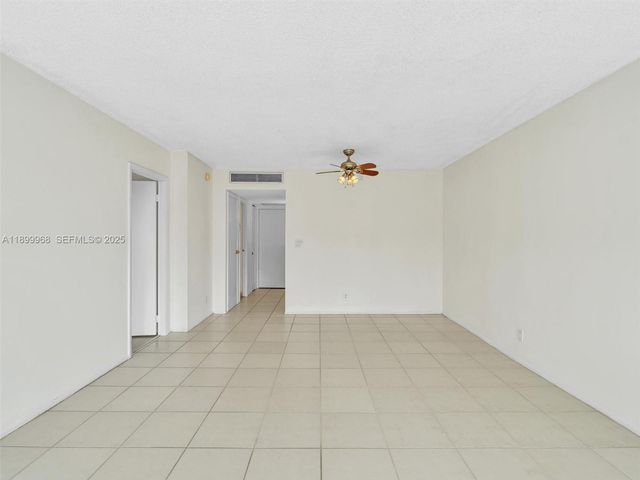20500 W Country Club Drive 203, Aventura, FL 33180