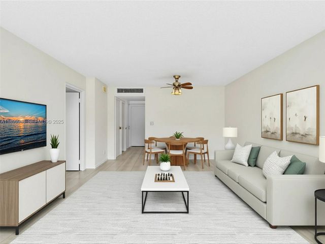 20500 W Country Club Drive 203, Aventura, FL 33180