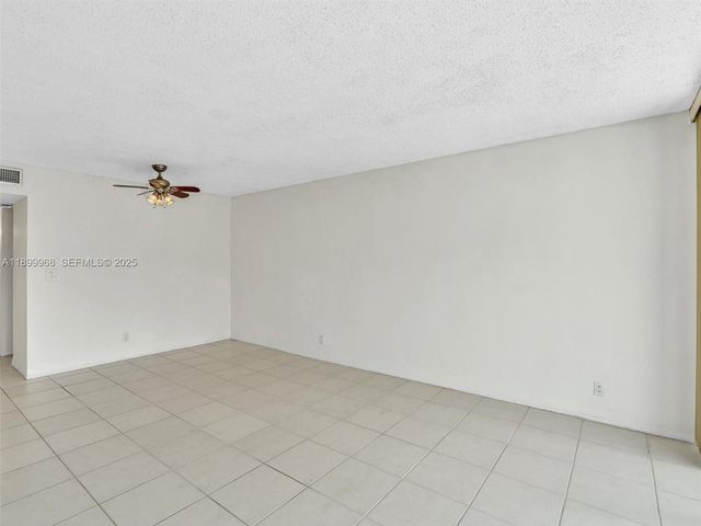 20500 W Country Club Drive 203, Aventura, FL 33180