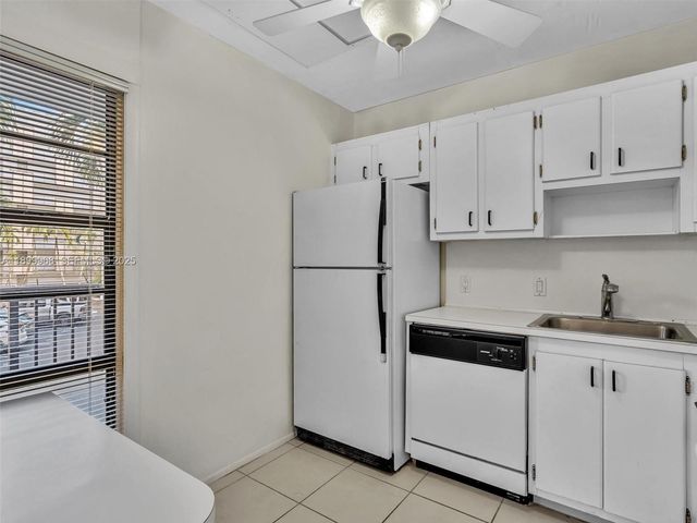20500 W Country Club Drive 203, Aventura, FL 33180