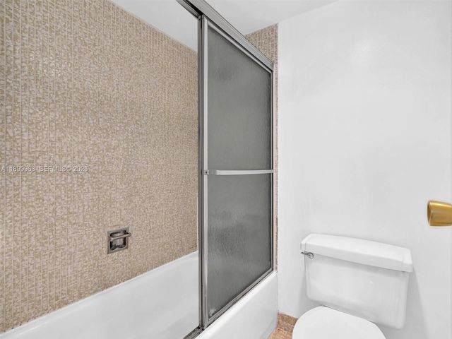 20500 W Country Club Drive 203, Aventura, FL 33180