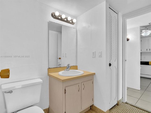 20500 W Country Club Drive 203, Aventura, FL 33180