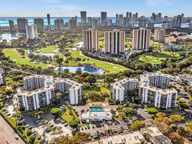 20500 W Country Club Drive 203, Aventura, FL 33180