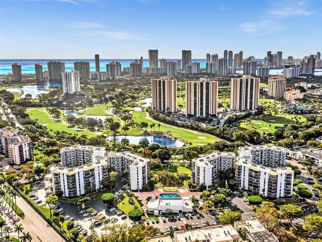 20500 W Country Club Drive 203, Aventura, FL 33180