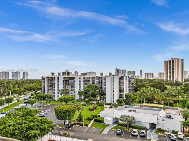 20500 W Country Club Drive 203, Aventura, FL 33180